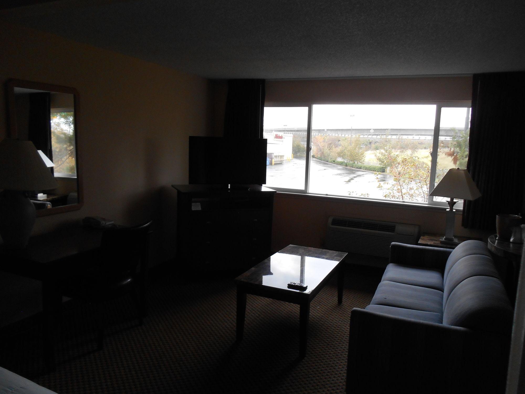 Guesthouse Inn & Suites Eugene/Springfield Bagian luar foto