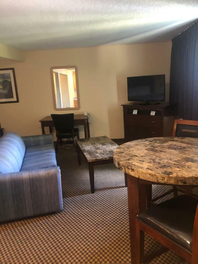 Guesthouse Inn & Suites Eugene/Springfield Bagian luar foto