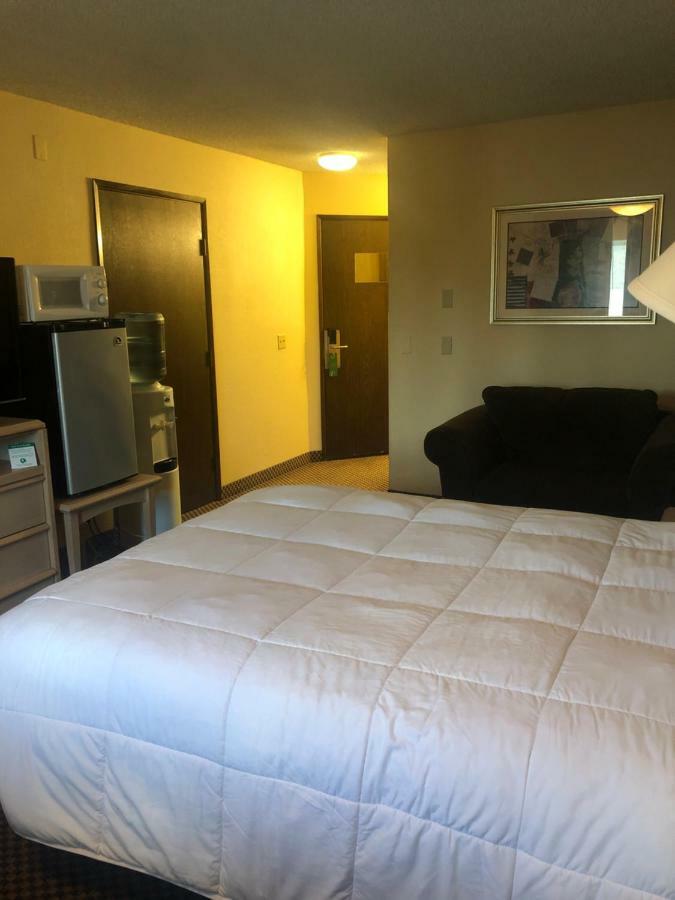 Guesthouse Inn & Suites Eugene/Springfield Bagian luar foto